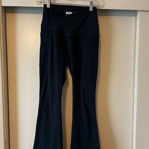 PopFlex Smoky Navy Crisscross Hourglass Flared Legging w/pockets S 31"